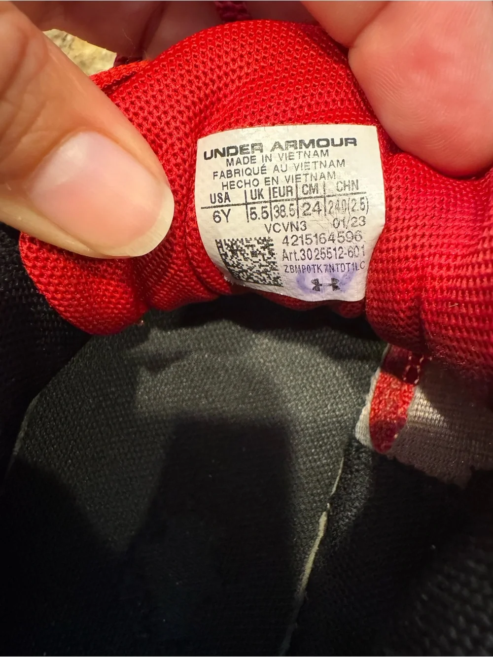 Under Armour Boys Shoes Size 6